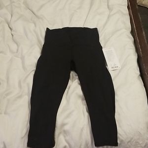 Lululemon train times crop